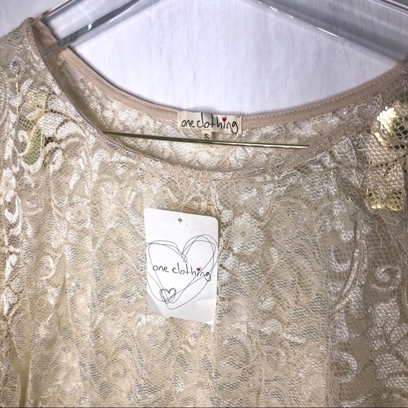 Ivory Lace Top. - Picture 2 of 8